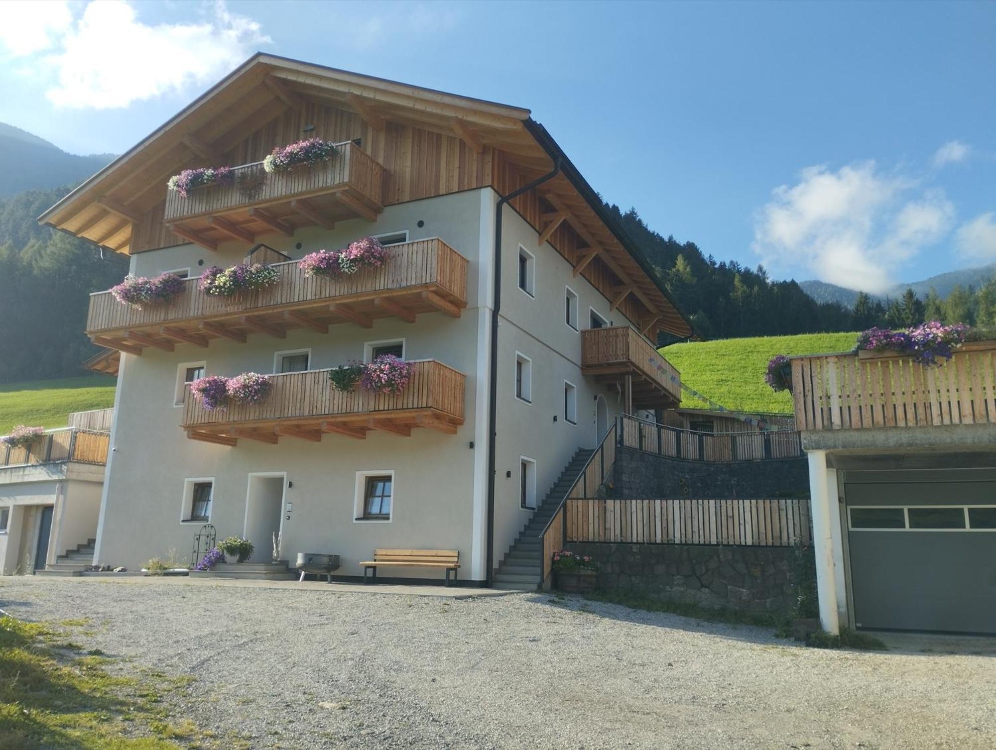 Planerhof Apartment Edelweiss Funes  Buitenkant foto